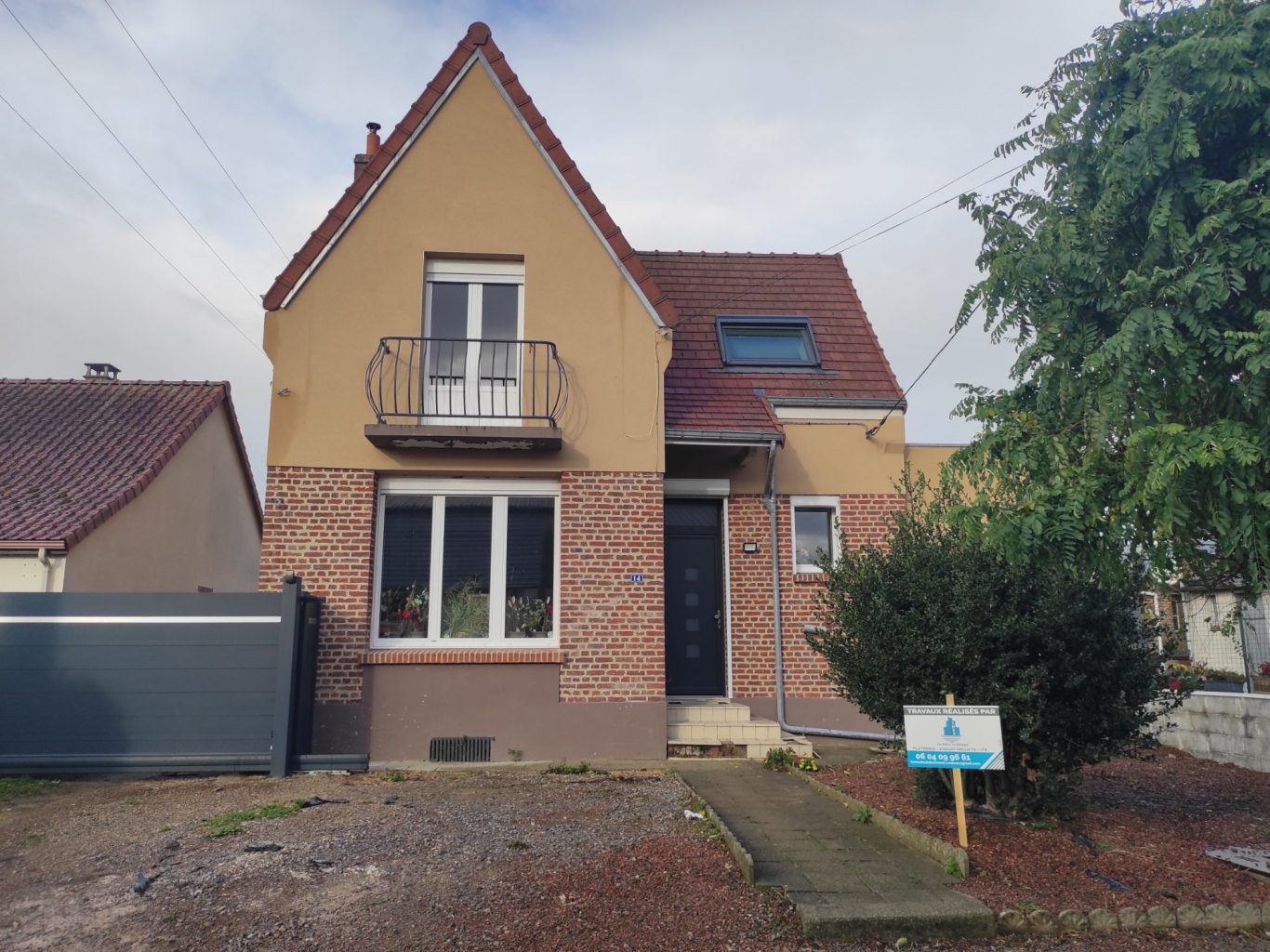 rénovation, sablée et rejointoiement rénovation d'une façade ou d'un pignon de maison par sablage ou rejointoiement, pigmentation des briques